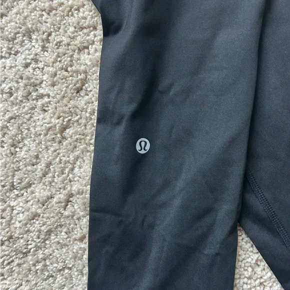 lululemon athletica Black Crop Leggings BRAND NEW Never Worn - Picture 3 of 3